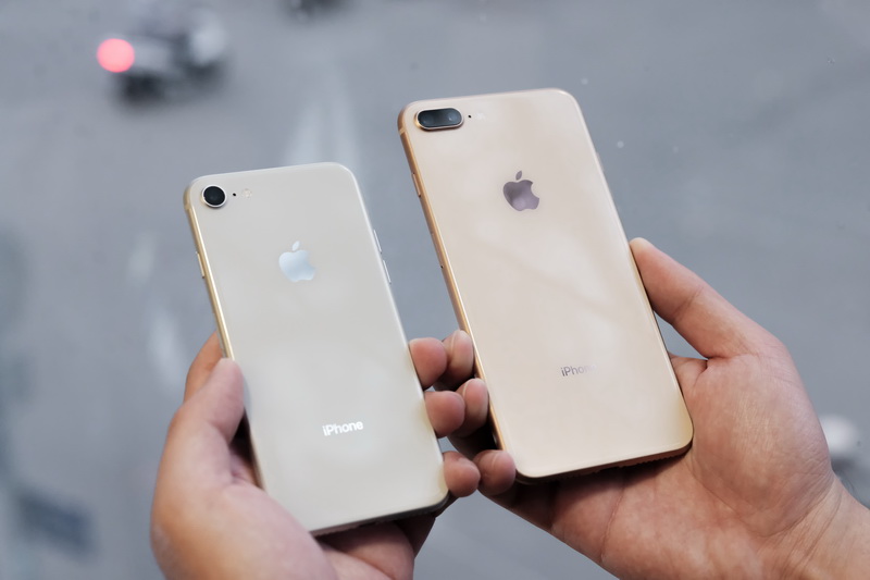 Cận cảnh bộ đôi iPhone 8/ 8 Plus đầu tiên về Việt Nam