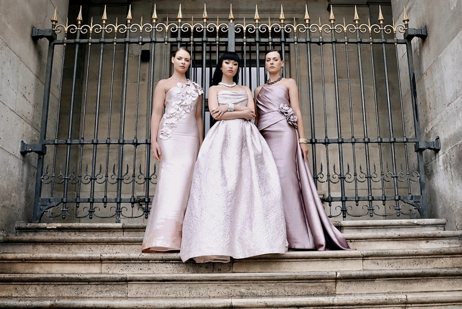 Jessica Minh Anh ‘biến’ Paris thành bản giao hưởng thời trang