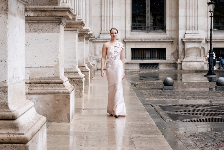 Jessica Minh Anh ‘biến’ Paris thành bản giao hưởng thời trang