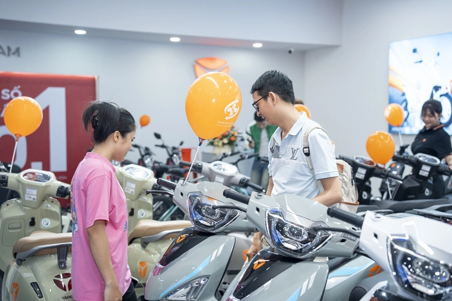 Mở showroom Yadea Plus, Yadea mang trải nghiệm chính hãng đến người dân Tp.