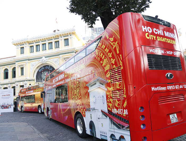 Thưởng lãm Sài Gòn bằng xe bus hai tầng