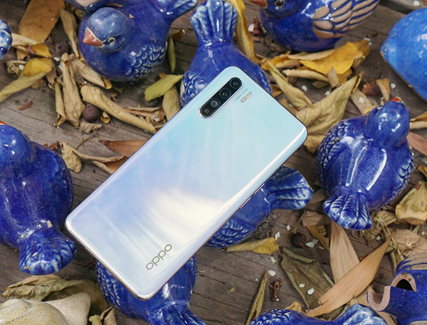 Mở hộp OPPO Reno3