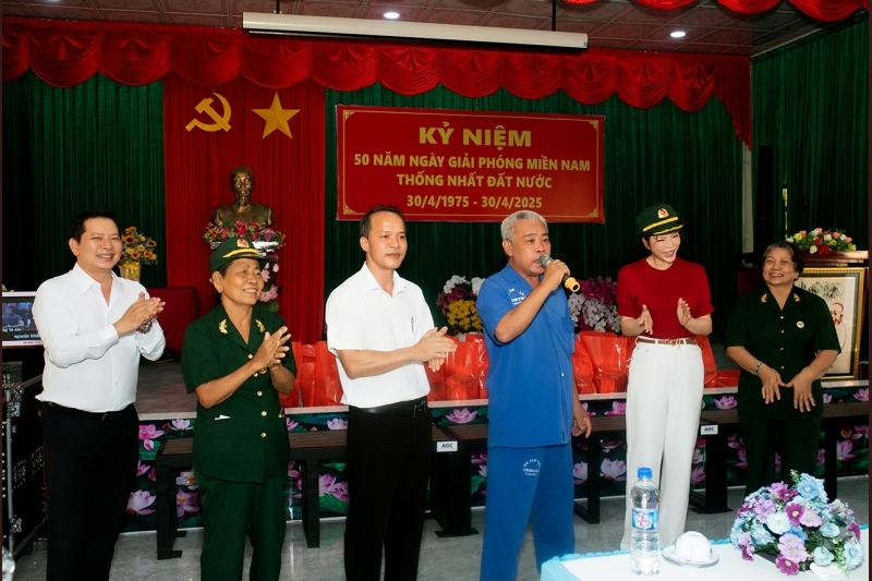 Lý Nhã Kỳ tri ân cựu chiến binh Long Đất dịp đại lễ Thống nhất Đất Nước 30/4