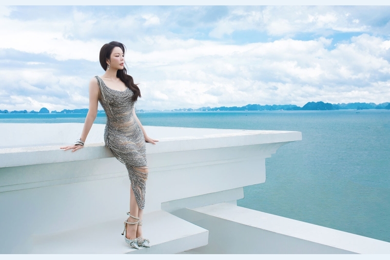 Lý Nhã Kỳ duyên dáng như tiên nữ giữa kỳ quan thế giới  Hạ Long
