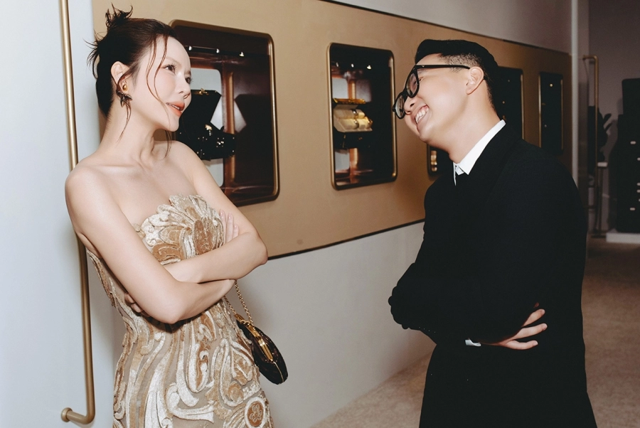 Lý Nhã Kỳ đắm chìm trong 