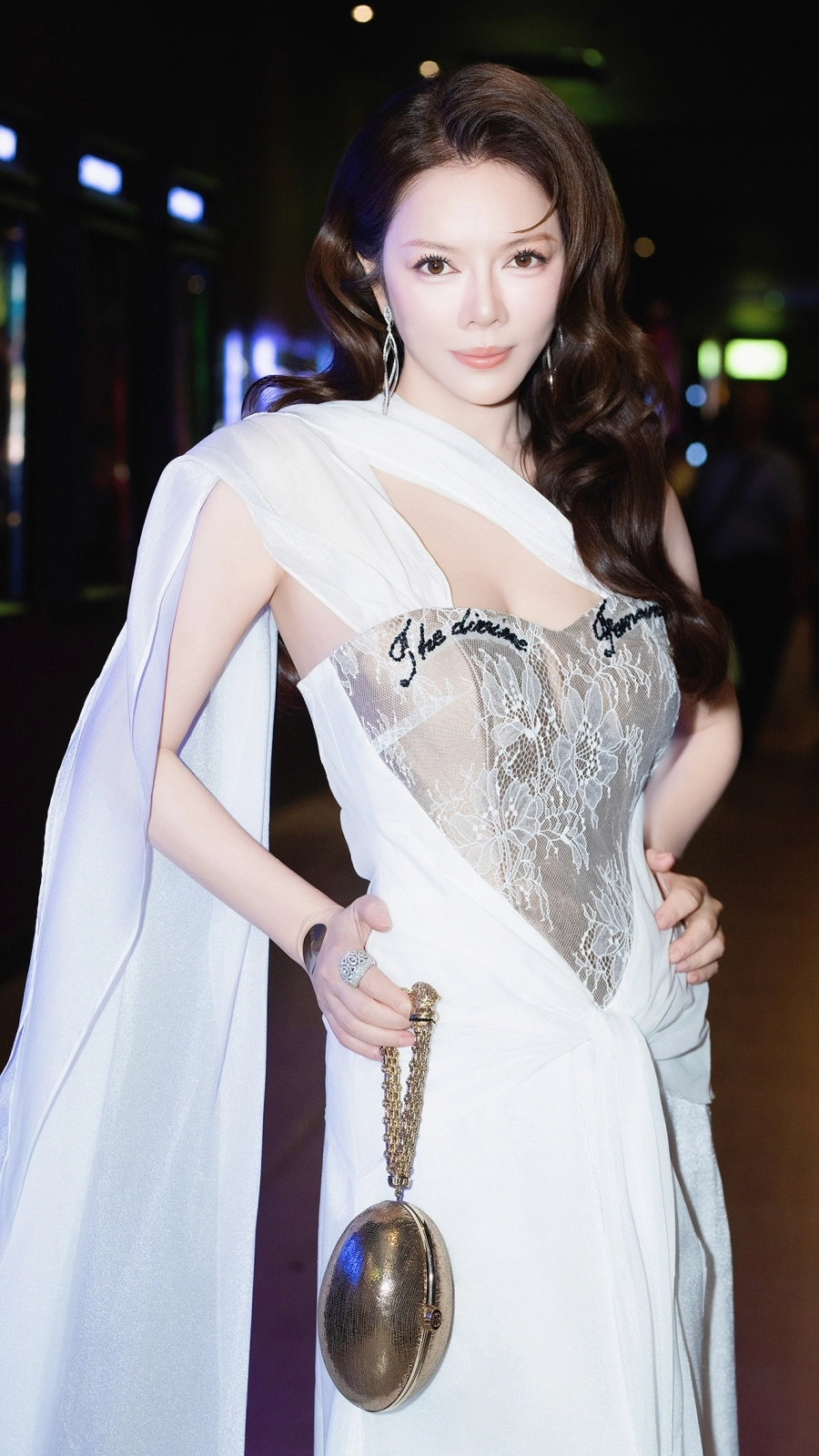 Lý Nhã Kỳ chiếm spotlight tại sự kiện của ra mắt singlge và music video 'Vườn Hồng' của Văn Mai Hương