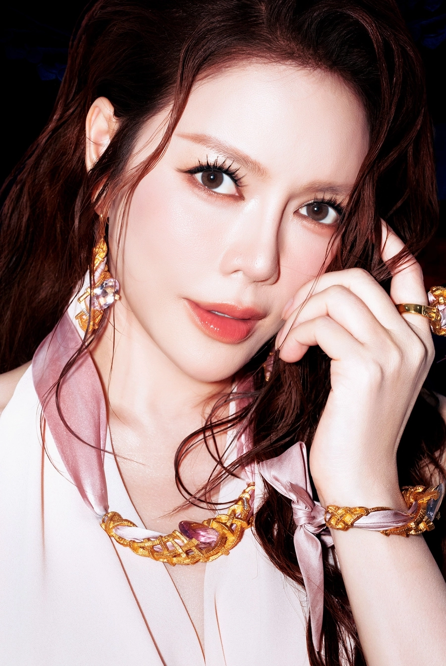 Lý Nhã Kỳ thể hiện đẳng cấp tại show thời trang Lê Minh Ngọc