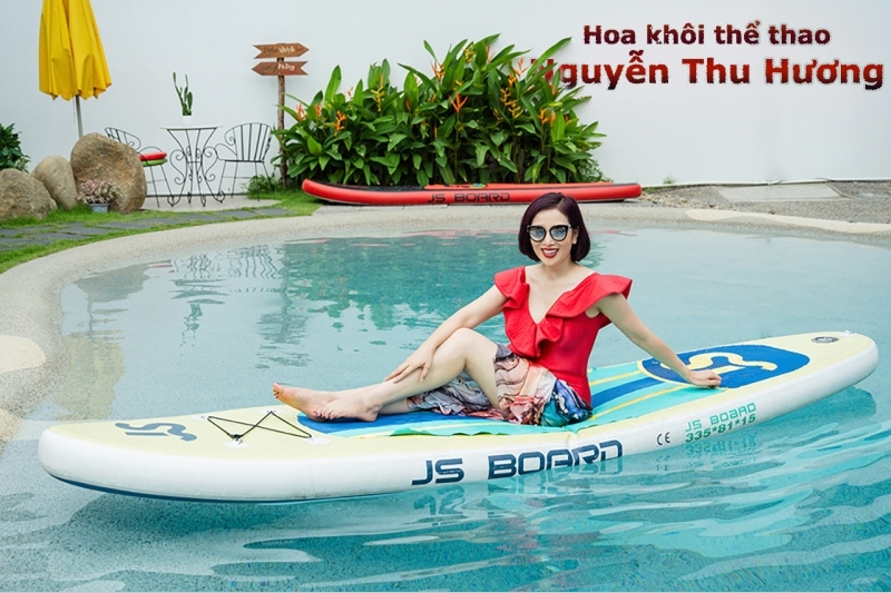Tiến sĩ - Á hậu Mrs World Nguyễn Thu Hương tự tin khoe dáng với bikini