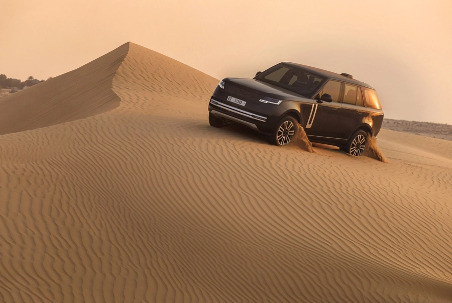 SUV điện Range Rover Electric đang được chạy thử tại Dubai, dự kiến ra mắt vào năm 2025