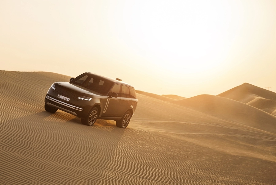 SUV điện Range Rover Electric đang được chạy thử tại Dubai, dự kiến ra mắt vào năm 2025