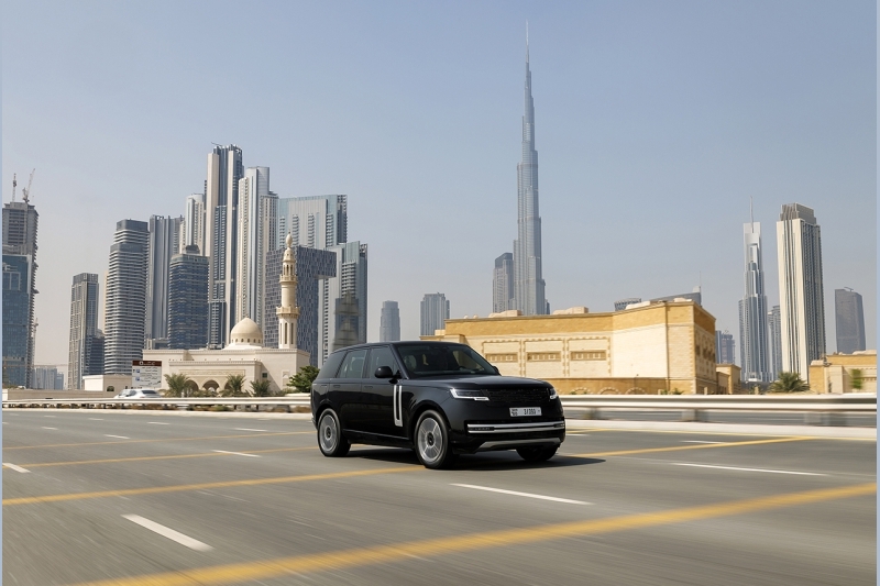 SUV điện Range Rover Electric đang được chạy thử tại Dubai, dự kiến ra mắt vào năm 2025