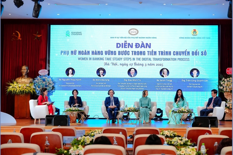 Standard Chartered và NHNN Việt Nam thúc đẩy vai trò của phụ nữ ngành ngân hàng hội nhập cùng quá trình chuyển đổi số