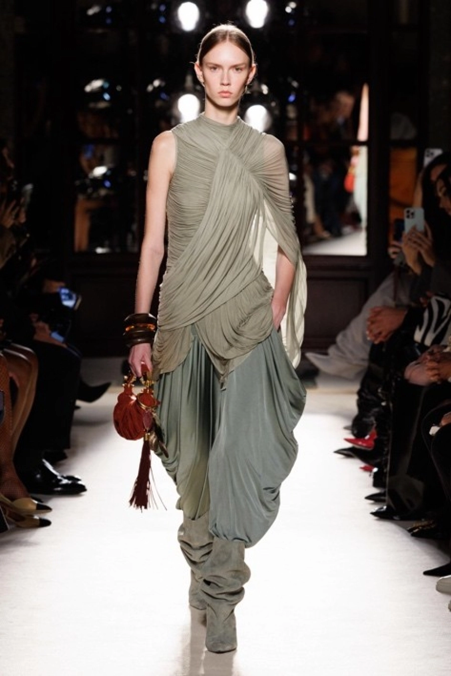 Balmain ra mắt bst Balmain S/S2026 – Women’s Collection Continuum