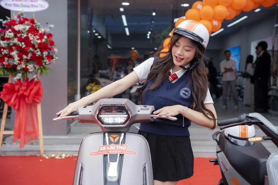 Mở showroom Yadea Plus, Yadea mang trải nghiệm chính hãng đến người dân Tp.