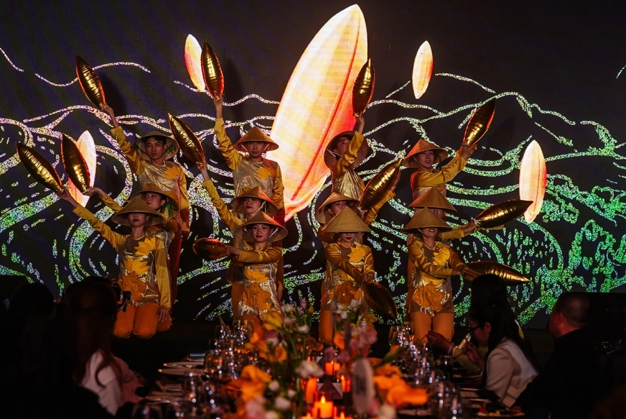 HOTLIST 2025 vinh danh Tp.Hồ Chí Minh, Huế và Quảng Ninh là những điểm đến ấn tượng của năm