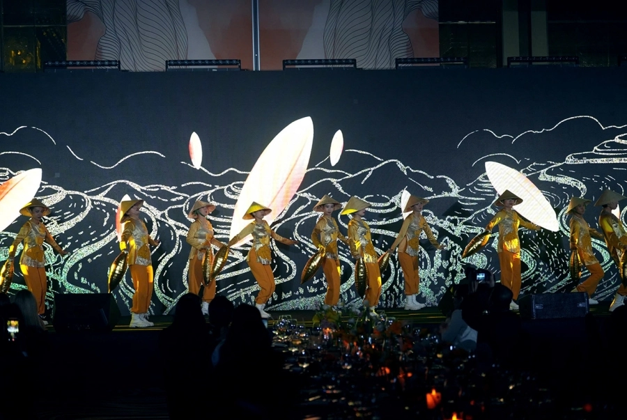 HOTLIST 2025 vinh danh Tp.Hồ Chí Minh, Huế và Quảng Ninh là những điểm đến ấn tượng của năm