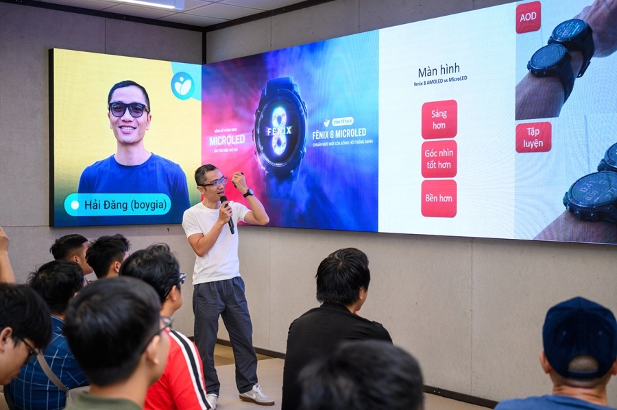 fēnix 8 MicroLED: Chuẩn mực hiển thị mới trên đồng hồ thể thao thông minh