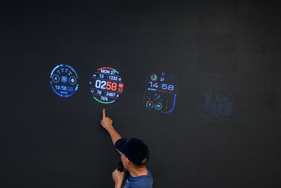 fēnix 8 MicroLED: Chuẩn mực hiển thị mới trên đồng hồ thể thao thông minh