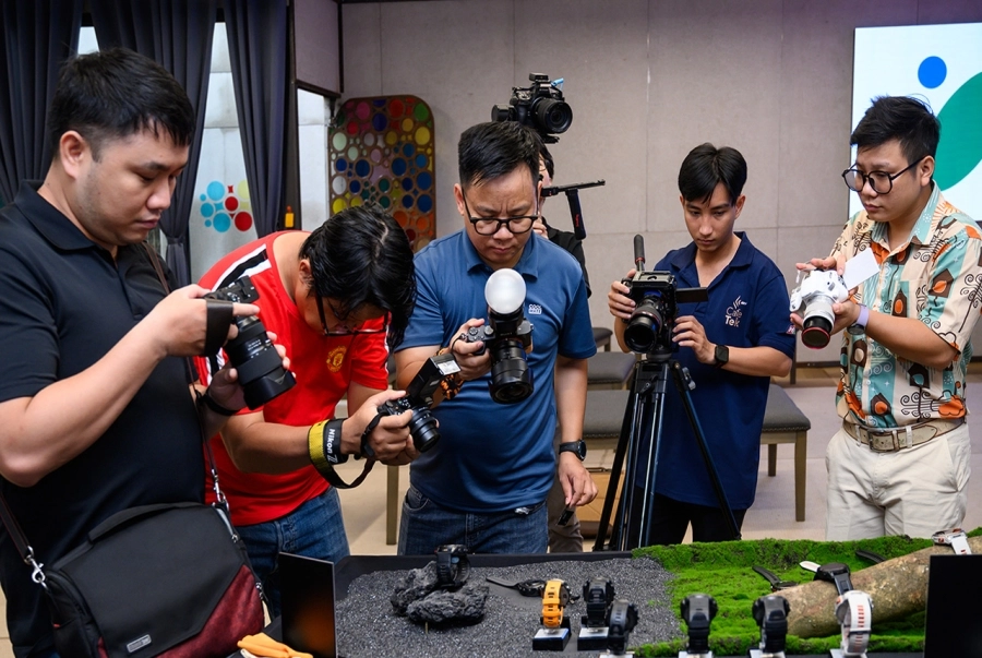 fēnix 8 MicroLED: Chuẩn mực hiển thị mới trên đồng hồ thể thao thông minh