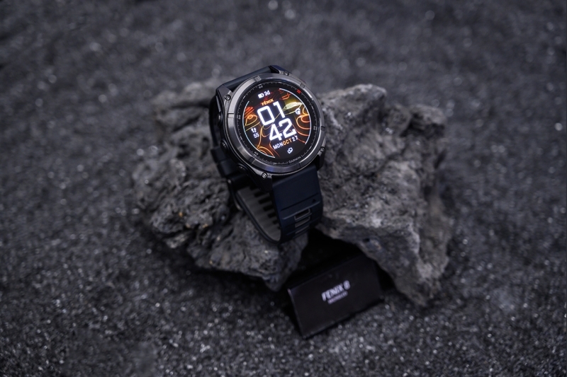 fēnix 8 MicroLED: Chuẩn mực hiển thị mới trên đồng hồ thể thao thông minh