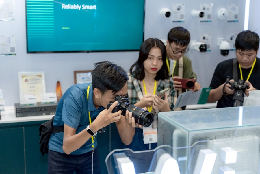 TP-Link giới thiệu giải pháp mạng và giám sát hợp nhất Omada Central và hệ sinh thái Wi-Fi 7 tại ICTComm 2025
