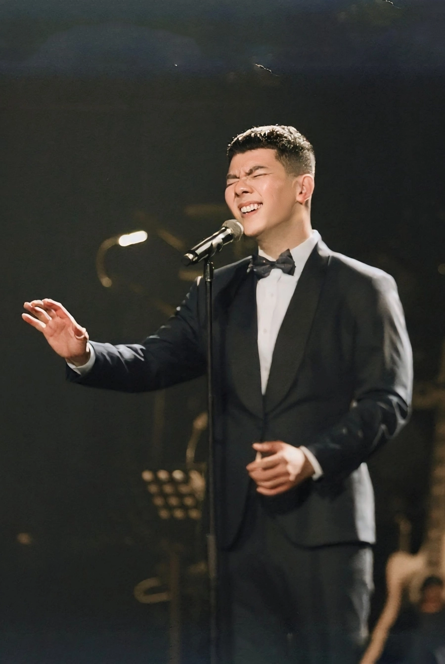 Khung trời hoài niệm trong live concert “Dương Thụ - Bài hát Thu về”