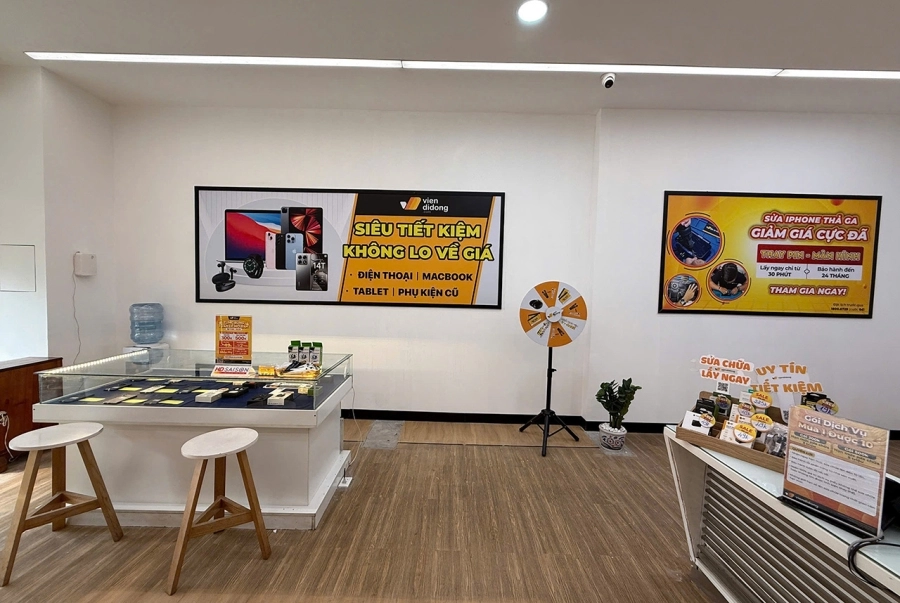 Khai trương cửa hàng mới, Viện Di Động miễn phí thay pin và dán màn hình điện thoại