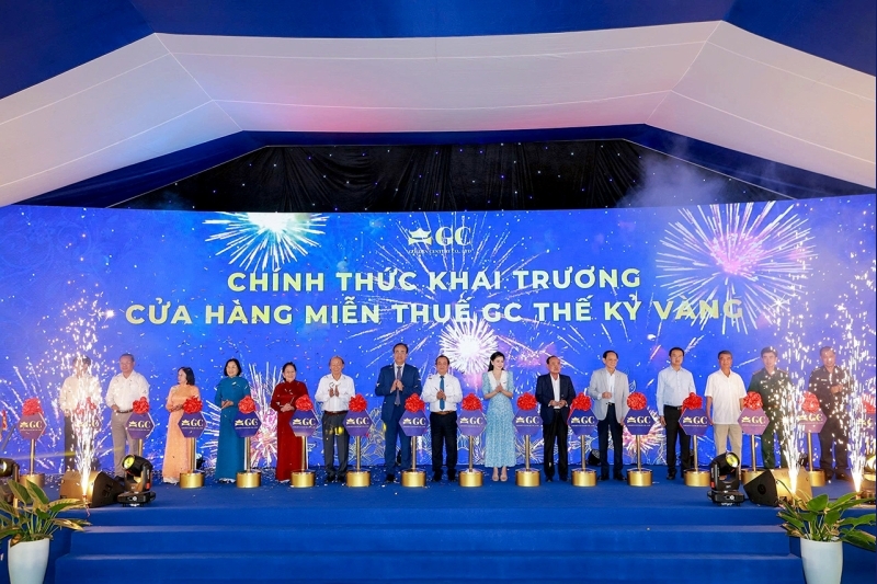 Cửa hàng miễn thuế Mộc Bài của ông Johnathan Hạnh Nguyễn đã khai trương